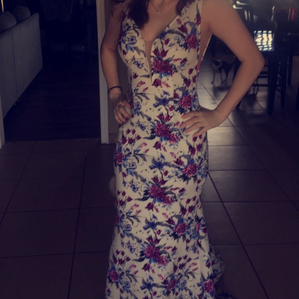 Beautiful Prom Dress - Picture 2 of 4